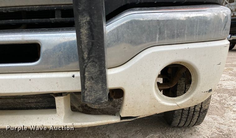 image for item HN9864 2003 GMC Sierra 2500HD  Ext. Cab pickup truck