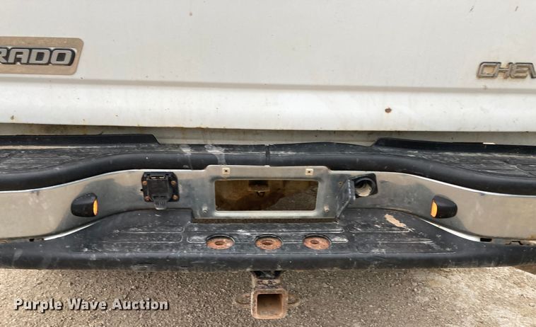 image for item HN9864 2003 GMC Sierra 2500HD  Ext. Cab pickup truck