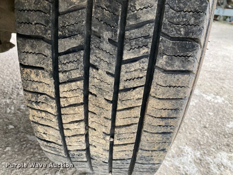 image for item HN9864 2003 GMC Sierra 2500HD  Ext. Cab pickup truck