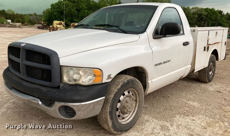 image for item HN9865 2005 Dodge Ram 2500  utility bed pickup truck