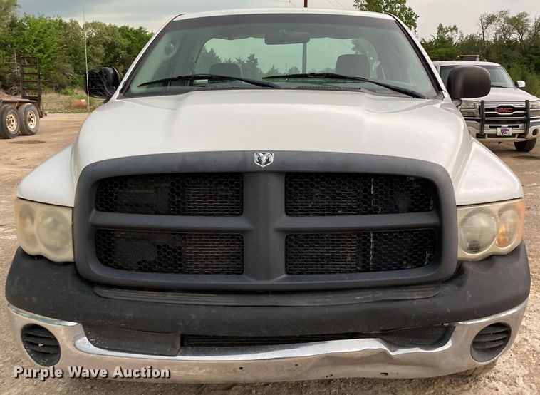 image for item HN9865 2005 Dodge Ram 2500  utility bed pickup truck