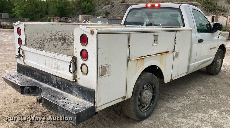 image for item HN9865 2005 Dodge Ram 2500  utility bed pickup truck