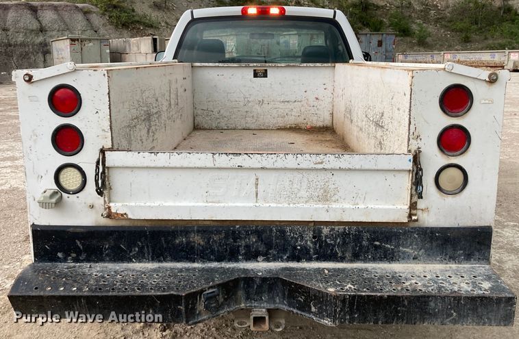 image for item HN9865 2005 Dodge Ram 2500  utility bed pickup truck