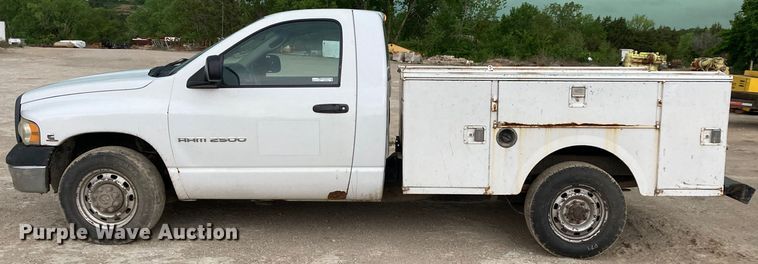 image for item HN9865 2005 Dodge Ram 2500  utility bed pickup truck