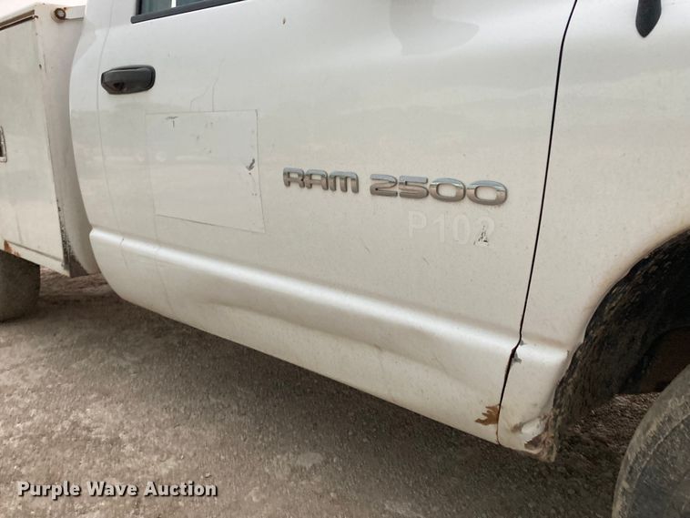 image for item HN9865 2005 Dodge Ram 2500  utility bed pickup truck