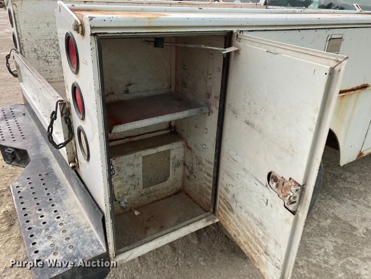 image for item HN9865 2005 Dodge Ram 2500  utility bed pickup truck