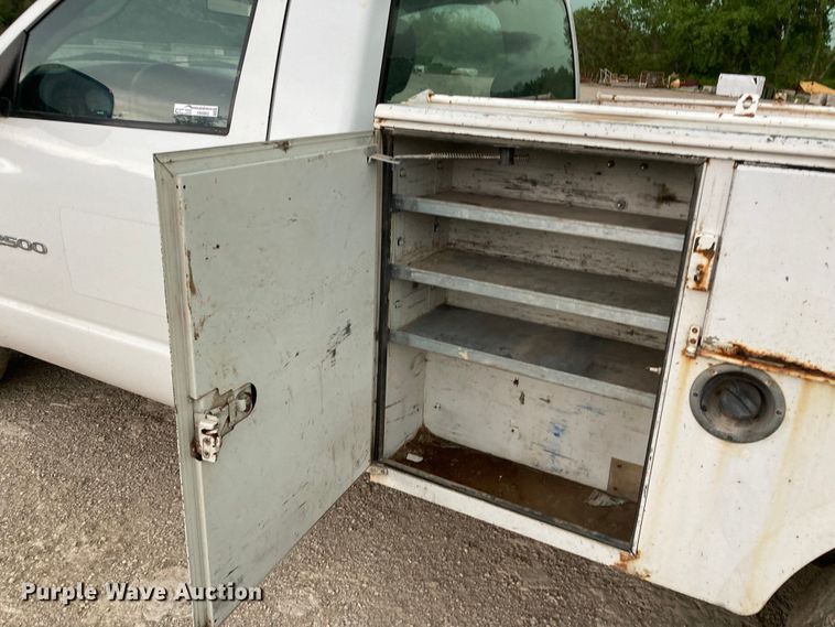 image for item HN9865 2005 Dodge Ram 2500  utility bed pickup truck