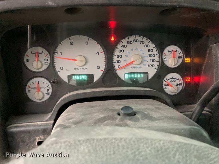 image for item HN9865 2005 Dodge Ram 2500  utility bed pickup truck