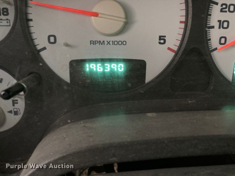 image for item HN9865 2005 Dodge Ram 2500  utility bed pickup truck