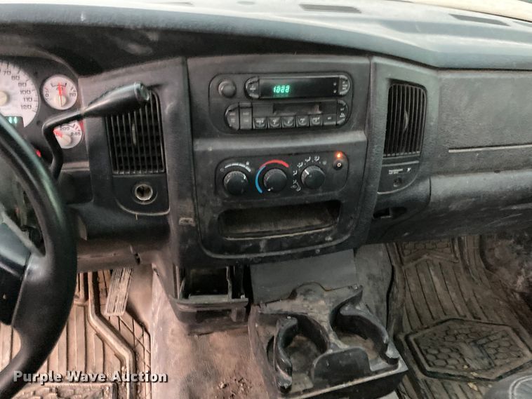 image for item HN9865 2005 Dodge Ram 2500  utility bed pickup truck