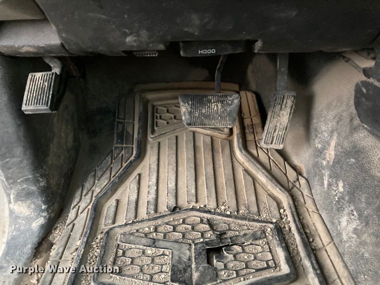 image for item HN9865 2005 Dodge Ram 2500  utility bed pickup truck