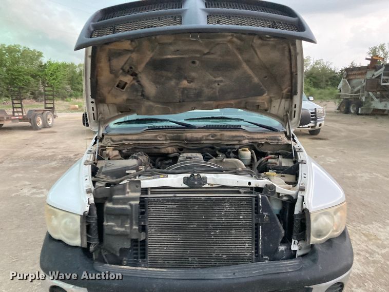 image for item HN9865 2005 Dodge Ram 2500  utility bed pickup truck