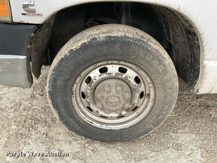 image for item HN9865 2005 Dodge Ram 2500  utility bed pickup truck