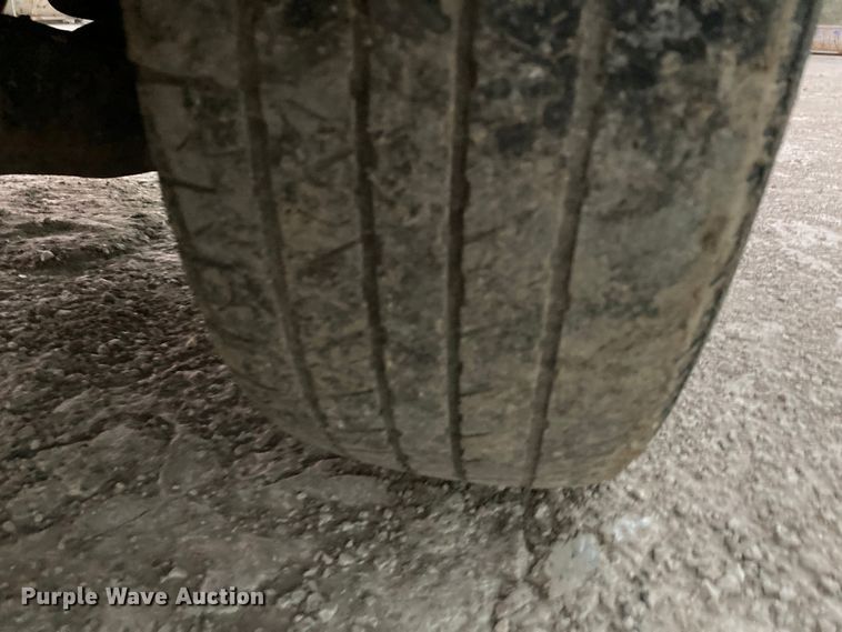 image for item HN9865 2005 Dodge Ram 2500  utility bed pickup truck