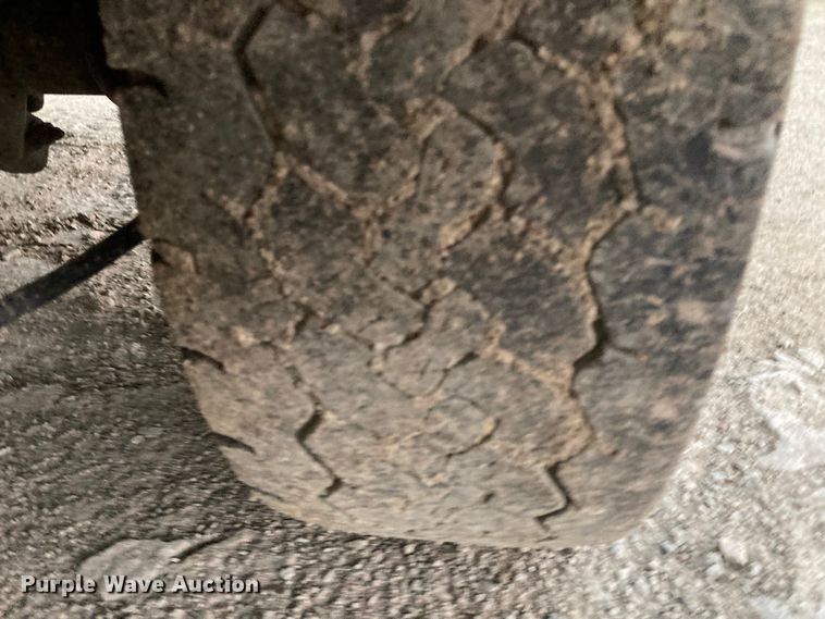 image for item HN9865 2005 Dodge Ram 2500  utility bed pickup truck