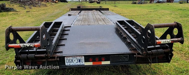 image for item HY9013 2007 Blue Diamond  equipment trailer
