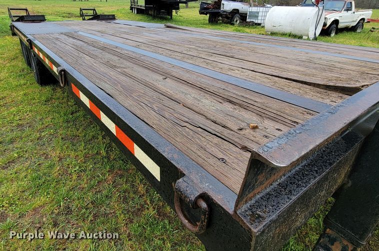 image for item HY9013 2007 Blue Diamond  equipment trailer