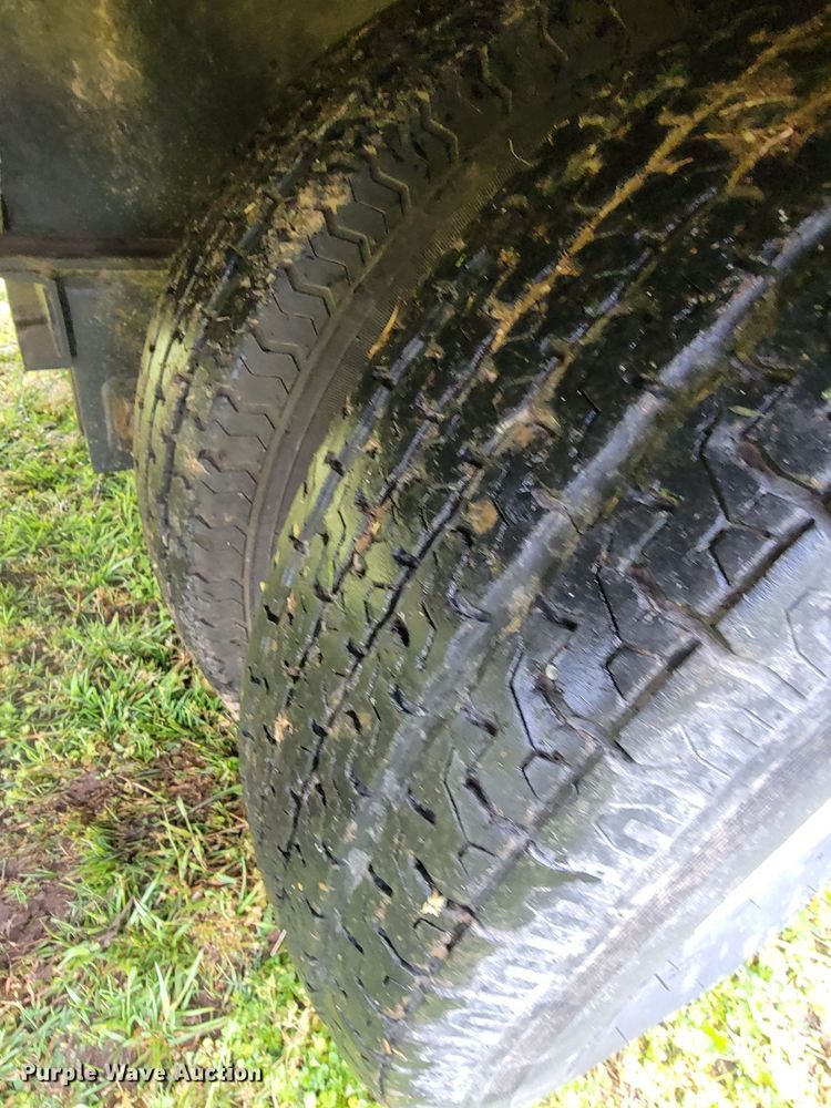 image for item HY9013 2007 Blue Diamond  equipment trailer