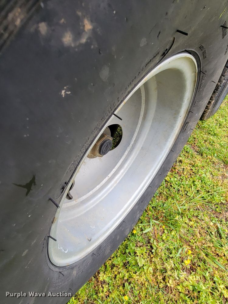 image for item HY9013 2007 Blue Diamond  equipment trailer