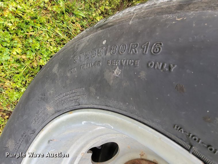 image for item HY9013 2007 Blue Diamond  equipment trailer