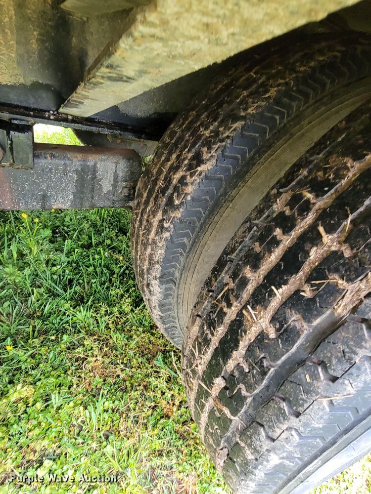 image for item HY9013 2007 Blue Diamond  equipment trailer