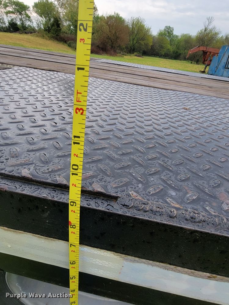 image for item HY9013 2007 Blue Diamond  equipment trailer