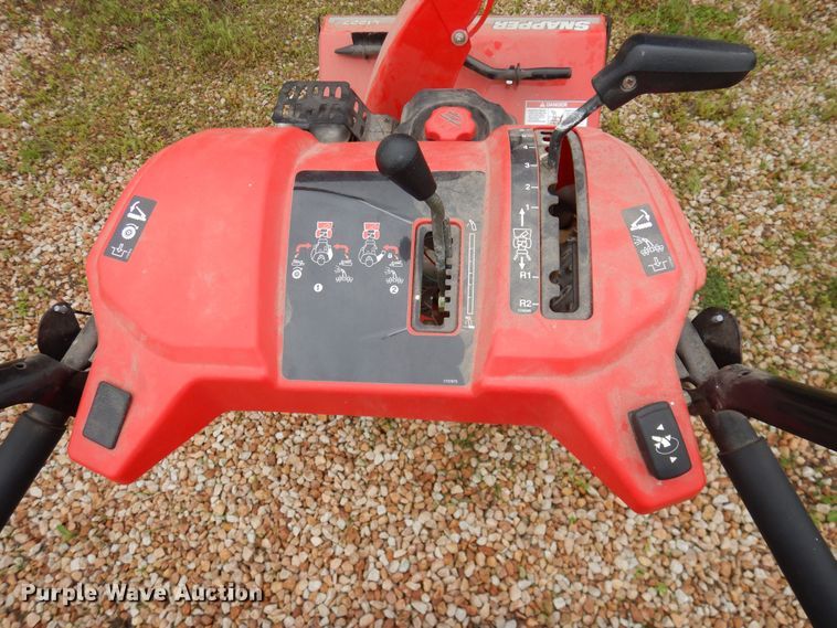 image for item IB9988 Snapper L1227E  snow blower