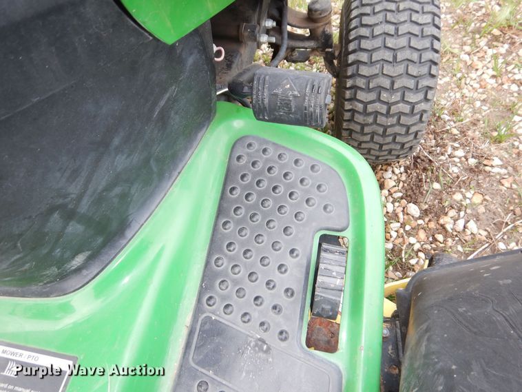 image for item IB9990 John Deere D140  lawn mower