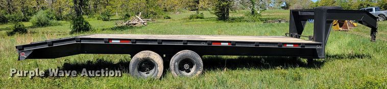 image for item II9004 1997 Bales Fabrication  equipment trailer