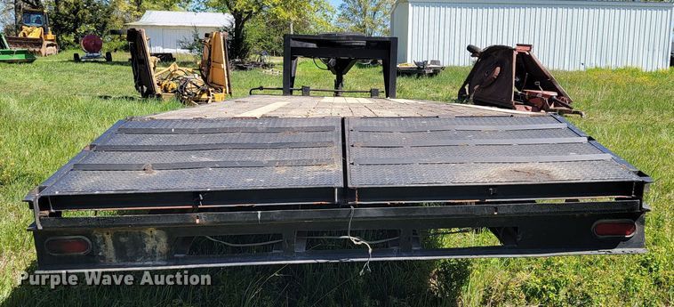image for item II9004 1997 Bales Fabrication  equipment trailer