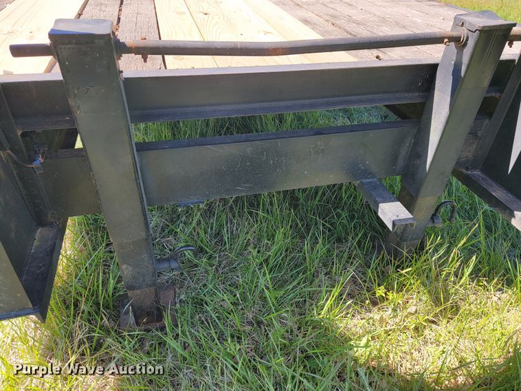 image for item II9004 1997 Bales Fabrication  equipment trailer