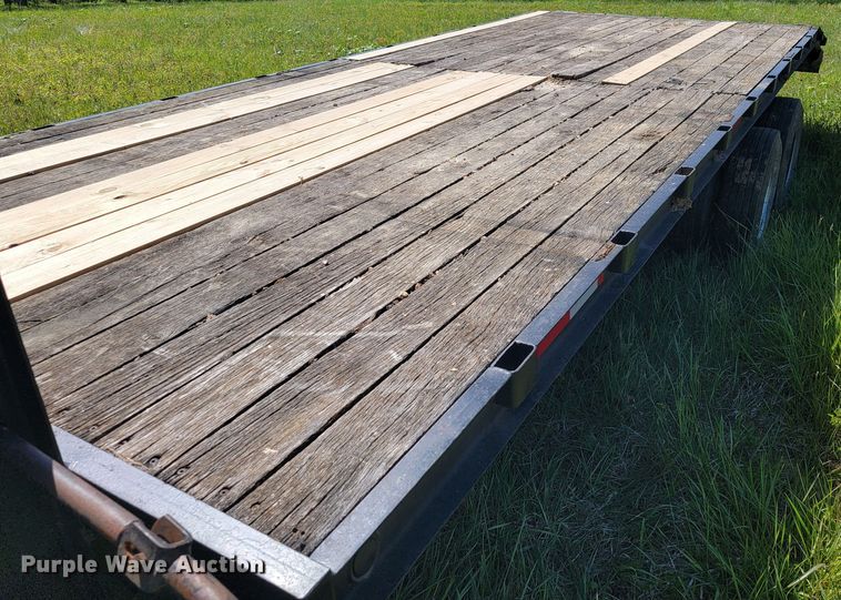 image for item II9004 1997 Bales Fabrication  equipment trailer