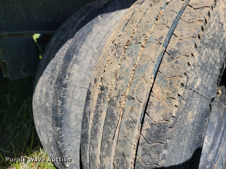 image for item II9004 1997 Bales Fabrication  equipment trailer