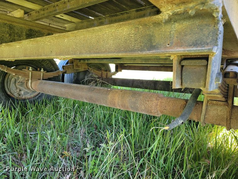 image for item II9004 1997 Bales Fabrication  equipment trailer
