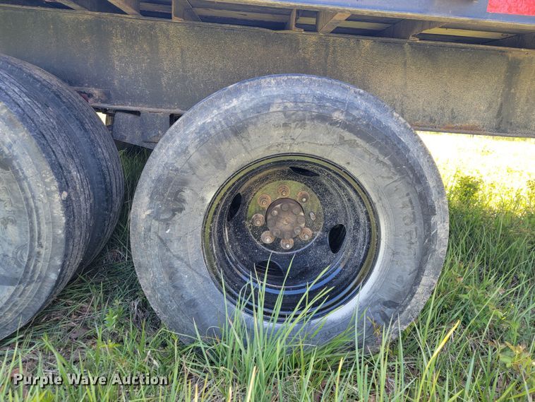 image for item II9004 1997 Bales Fabrication  equipment trailer