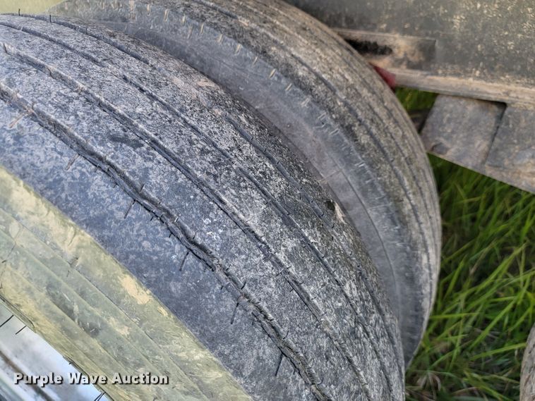 image for item II9004 1997 Bales Fabrication  equipment trailer