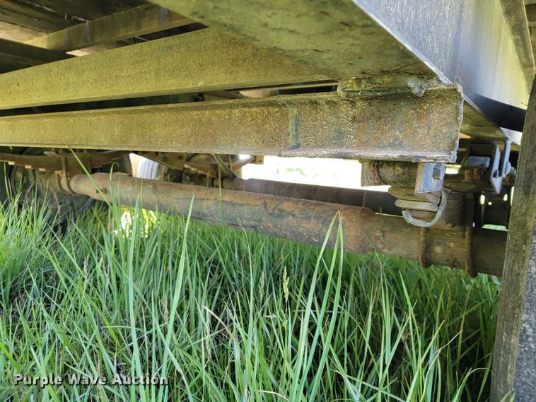 image for item II9004 1997 Bales Fabrication  equipment trailer