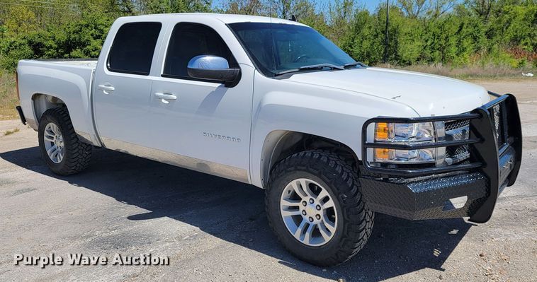 image for item II9016 2011 Chevrolet Silverado 1500  Crew Cab pickup truck