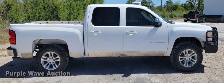 image for item II9016 2011 Chevrolet Silverado 1500  Crew Cab pickup truck