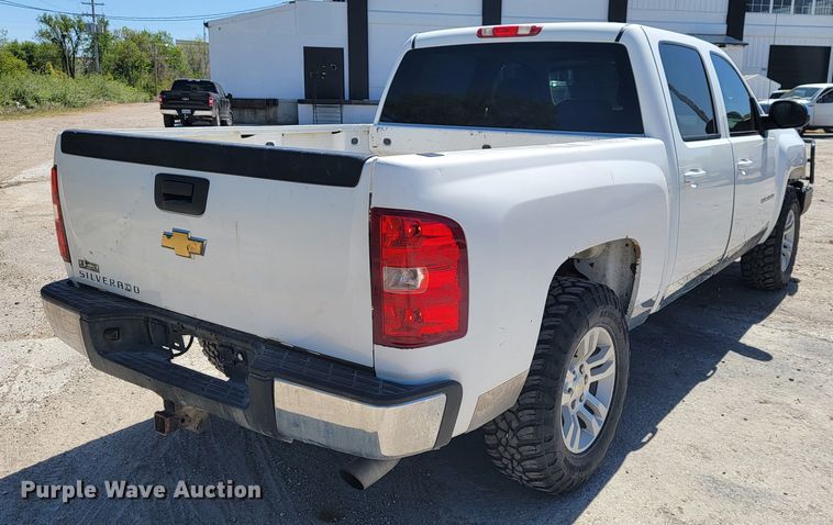 image for item II9016 2011 Chevrolet Silverado 1500  Crew Cab pickup truck