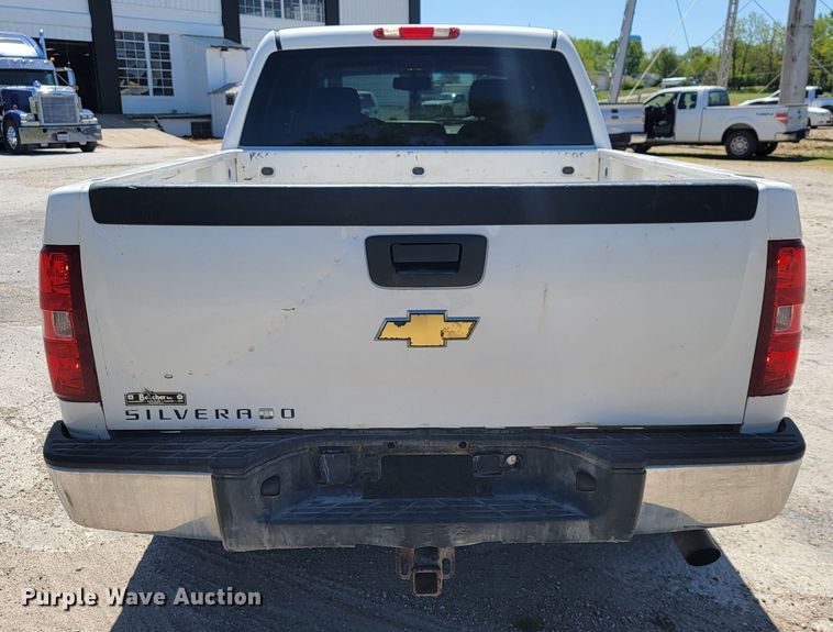 image for item II9016 2011 Chevrolet Silverado 1500  Crew Cab pickup truck