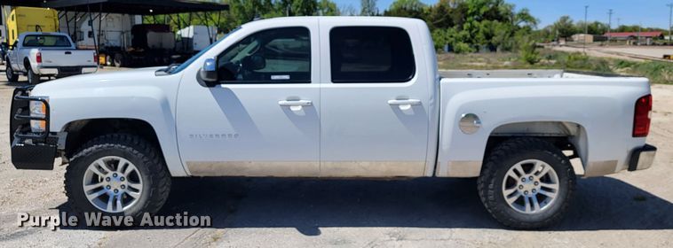 image for item II9016 2011 Chevrolet Silverado 1500  Crew Cab pickup truck