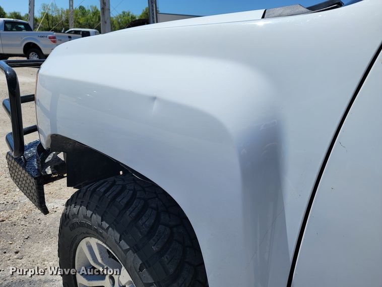 image for item II9016 2011 Chevrolet Silverado 1500  Crew Cab pickup truck