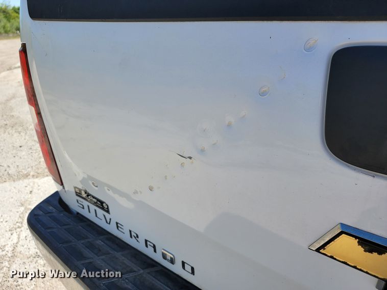 image for item II9016 2011 Chevrolet Silverado 1500  Crew Cab pickup truck