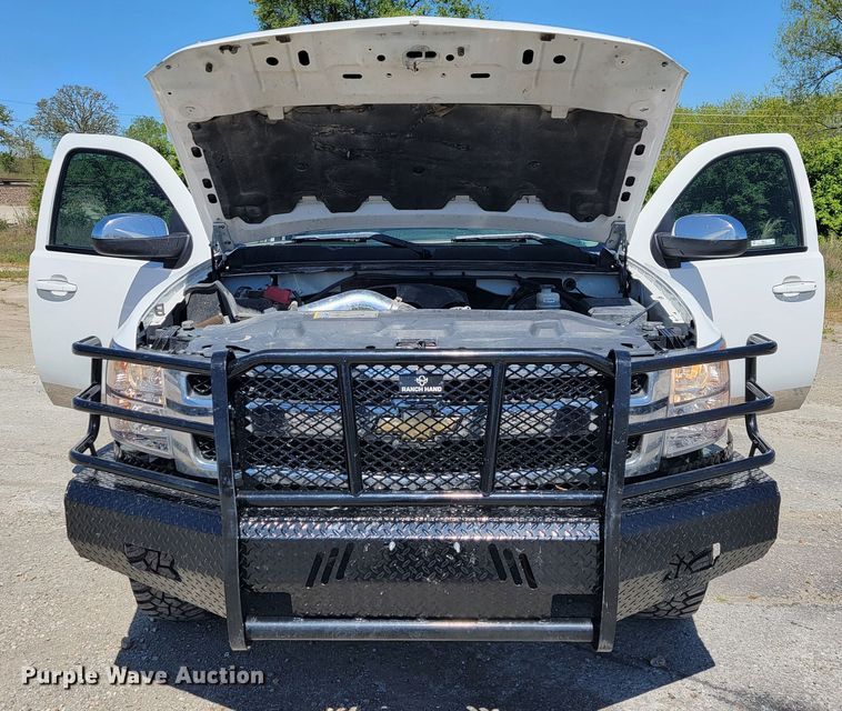 image for item II9016 2011 Chevrolet Silverado 1500  Crew Cab pickup truck