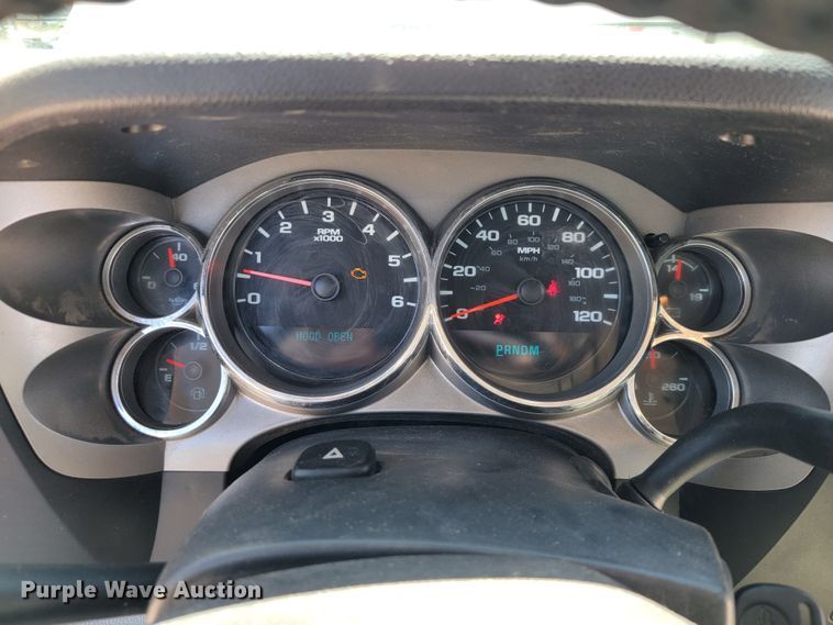 image for item II9016 2011 Chevrolet Silverado 1500  Crew Cab pickup truck