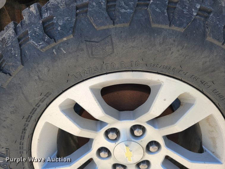 image for item II9016 2011 Chevrolet Silverado 1500  Crew Cab pickup truck