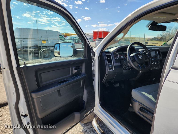 image for item JB9617 2016 Dodge Ram 3500HD  Crew Cab pickup truck