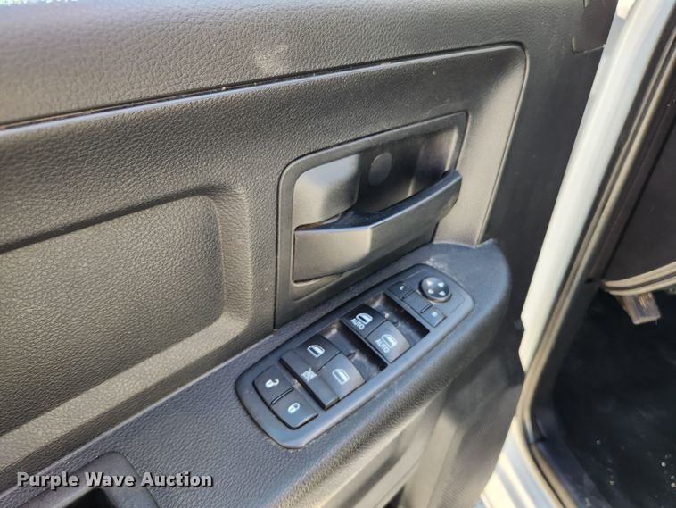 image for item JB9617 2016 Dodge Ram 3500HD  Crew Cab pickup truck