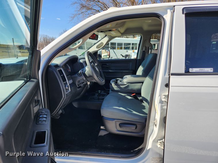 image for item JB9617 2016 Dodge Ram 3500HD  Crew Cab pickup truck